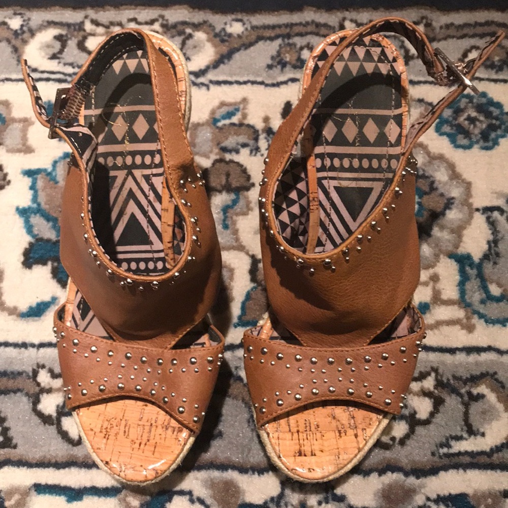 Brown wedge heels/sandals!